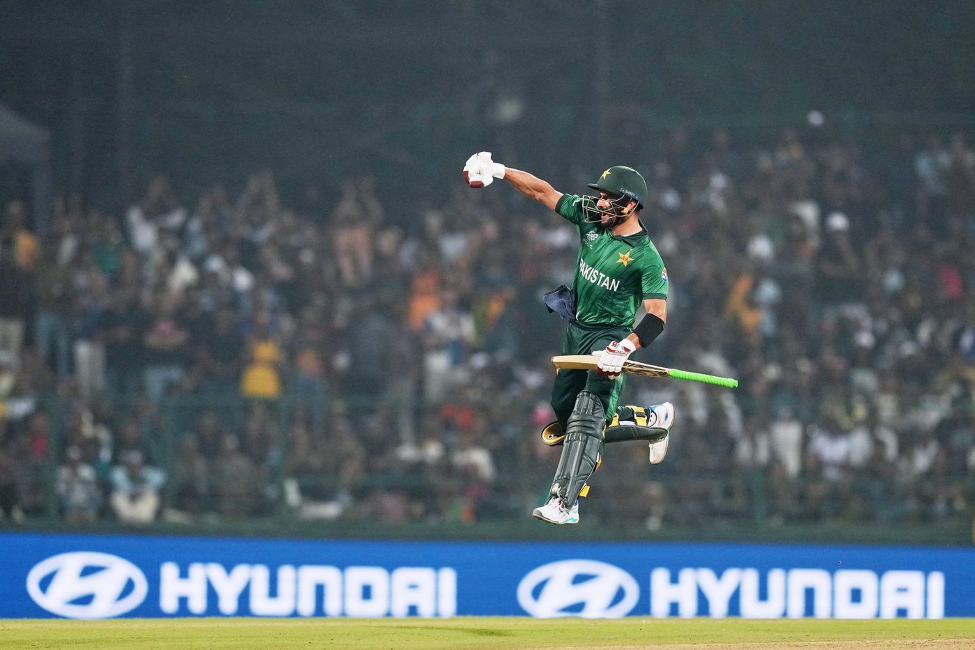 New Zealand reaches T20 World Cup semifinals after Pakistan beats Sri Lanka by only 5 runs | iNFOnews.ca