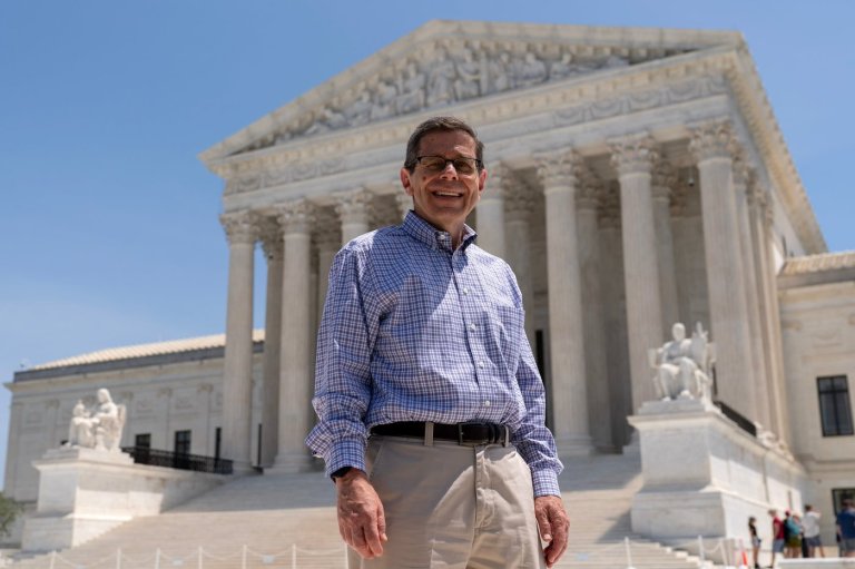AP's long-time Supreme Court reporter Mark Sherman reflects on front row seat to legal history | iNFOnews.ca