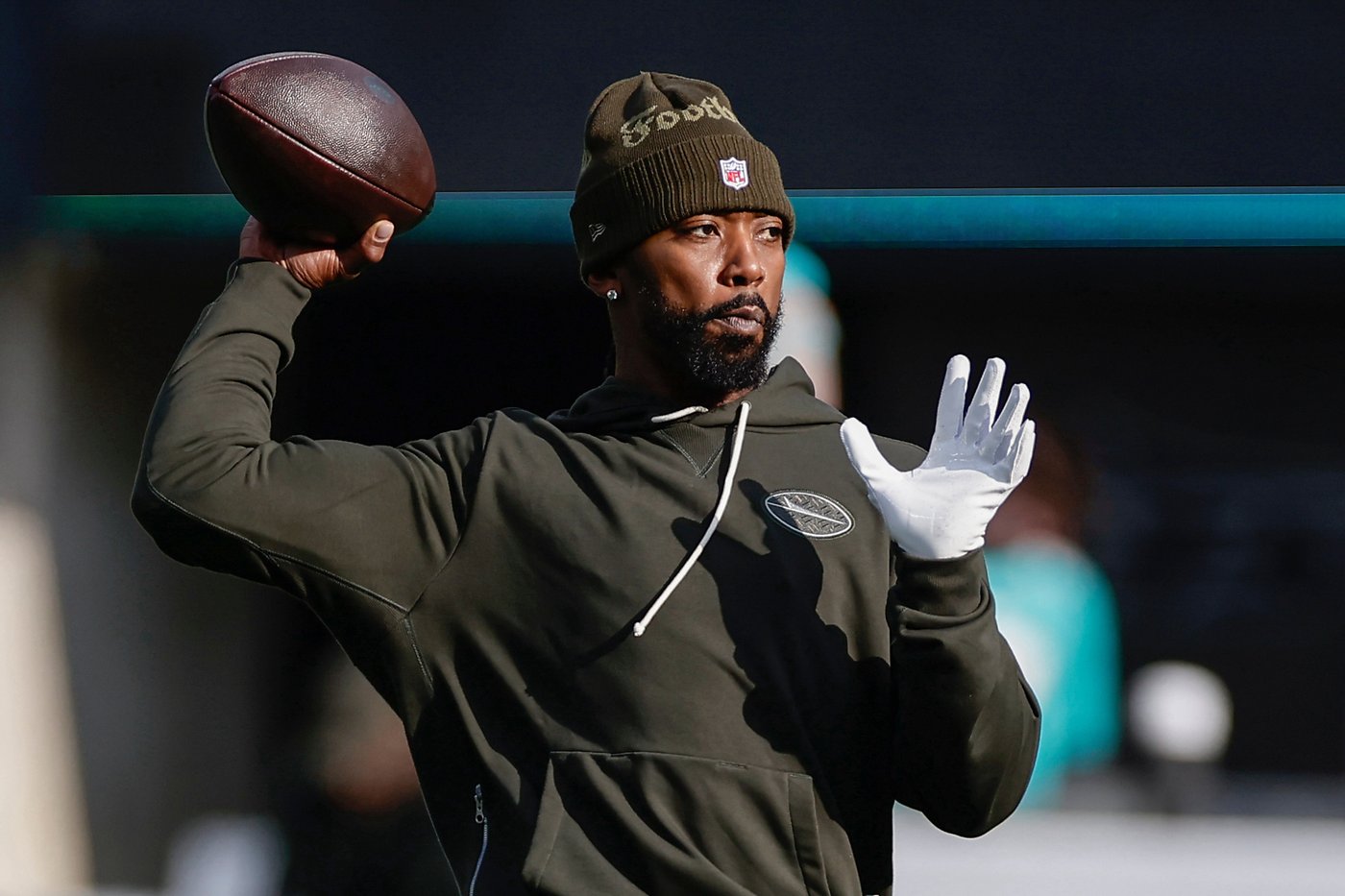 Packers sign QB Tyrod Taylor and release Desmond Ridder | iNFOnews.ca