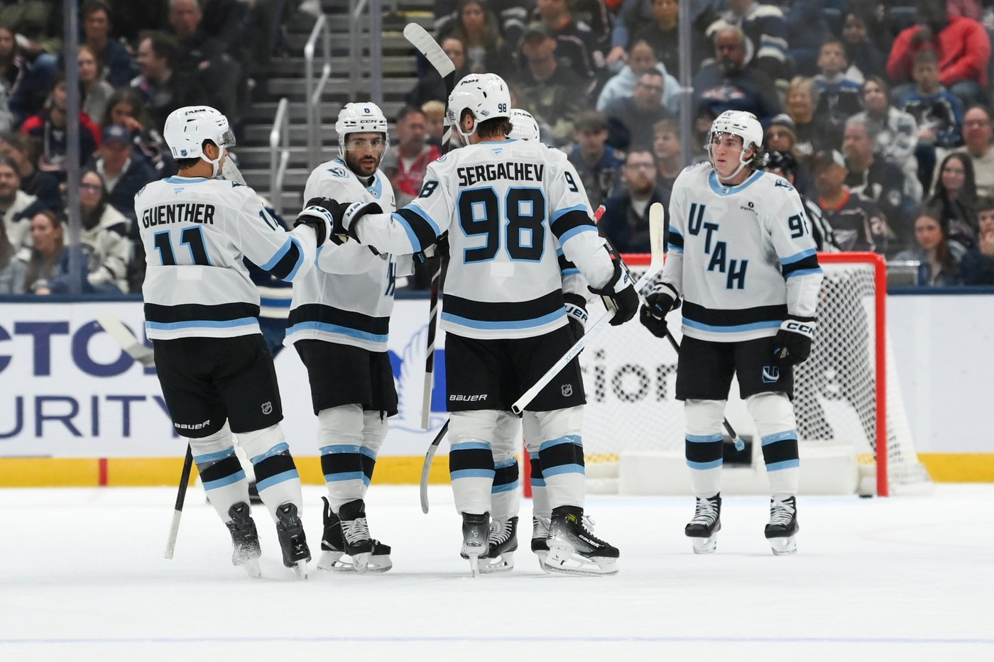 Nick Schmaltz scores twice, reaches 500 points as Mammoth beat Blue Jackets 4-1 | iNFOnews.ca