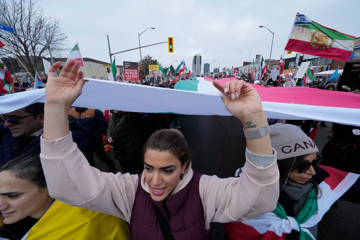 Crown prince urges the world to stand with the people of Iran as 250,000 rally in Munich | iNFOnews.ca