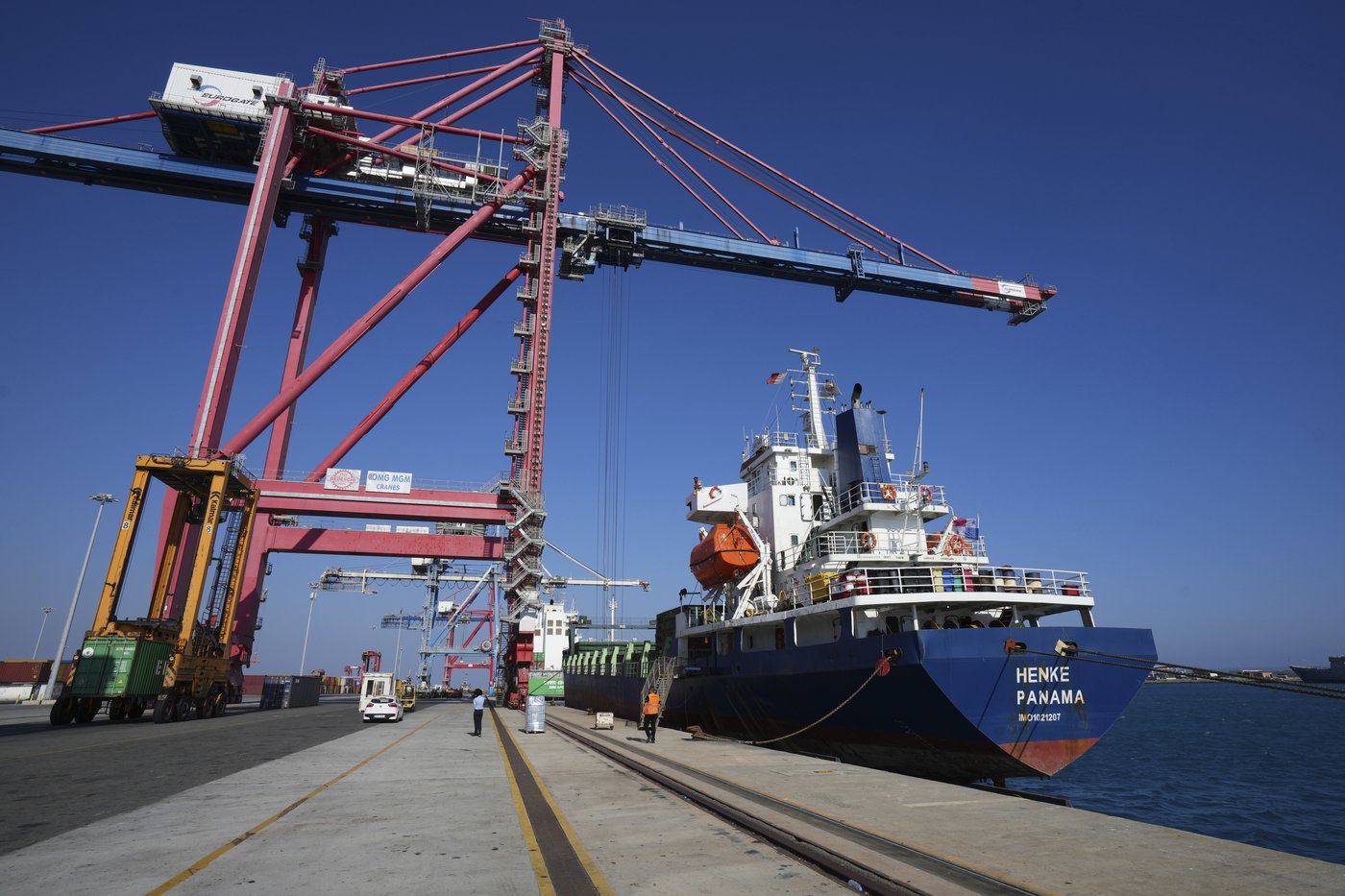 A Gaza-bound ship that left Cyprus with 1,200 tons of food aid nears Israeli port | iNFOnews.ca A Gaza-bound ship that left Cyprus with 1,200 tons of food aid nears Israeli port | iNFOnews.ca