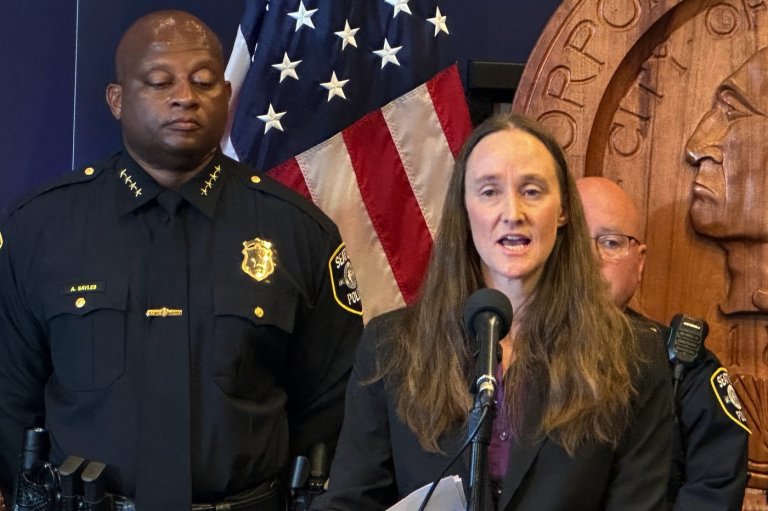 Seattle mayor defends ousting police chief after festival shootout | iNFOnews.ca