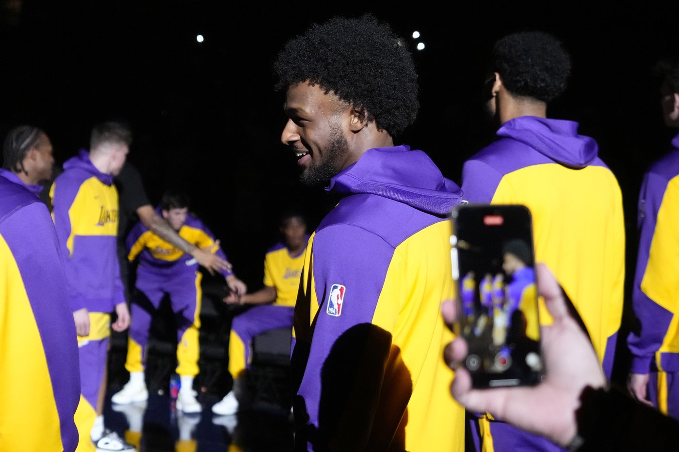 Bronny James begins his Lakers career with a preseason debut. LeBron won't join until the next game | iNFOnews.ca