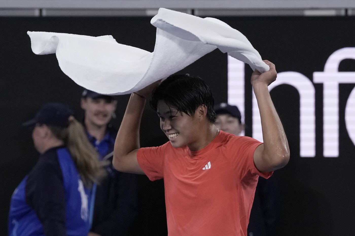 Learner Tien beats Daniil Medvedev and is the youngest US man in Australia's 3rd round since Sampras | iNFOnews.ca Learner Tien beats Daniil Medvedev and is the youngest US man in Australia's 3rd round since Sampras | iNFOnews.ca