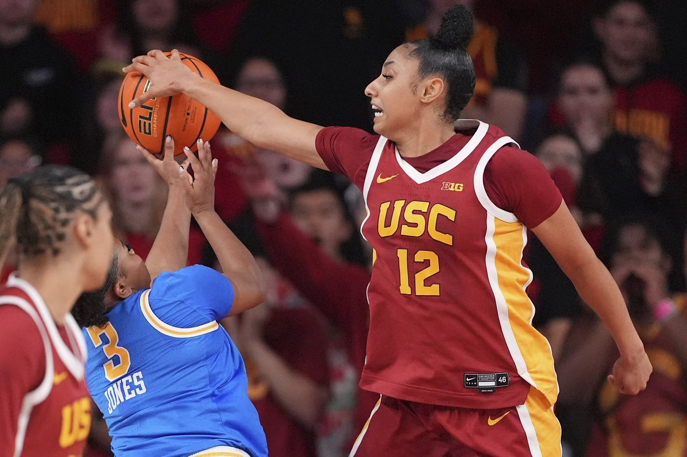 No. 1 UCLA ends its run as nation's lone unbeaten team with upset loss to crosstown rival USC | iNFOnews.ca