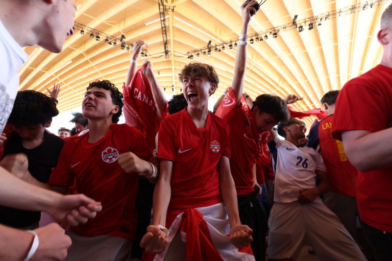 World Cup fans bring energy to Vancouver amphitheatre | iNFOnews.ca