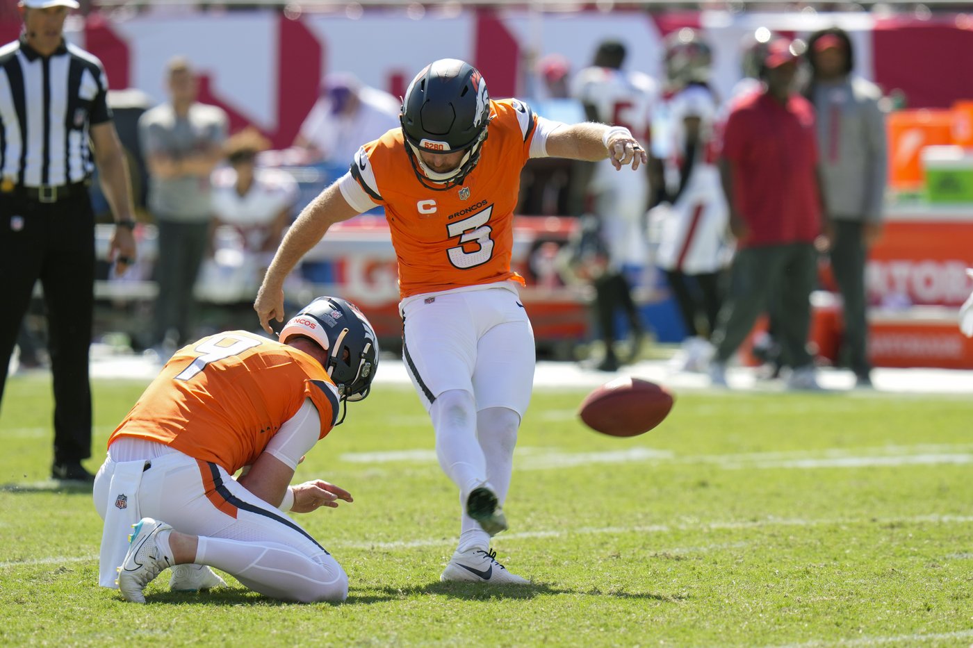 Nix runs for a TD and Lutz kicks 4 FGs to lead Broncos to 26-7 victory over listless Buccaneers | iNFOnews.ca