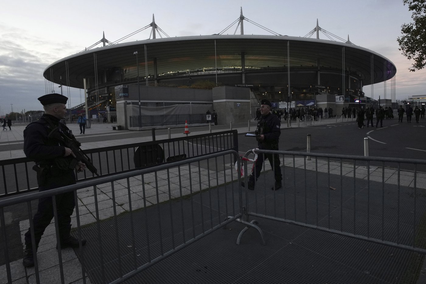 Brief altercation between fans mars France-Israel soccer match despite heavy security | iNFOnews.ca