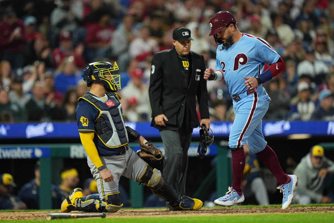 Luis Arraez suffers sprained left ankle as Phillies falter again with chance to clinch playoff spot | iNFOnews.ca