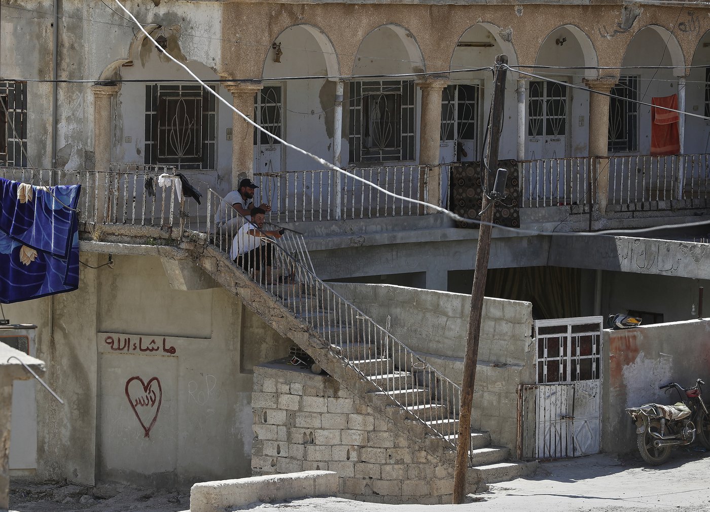 Israel raids a Syrian village and detains suspected militants; 1 person is killed | iNFOnews.ca Israel raids a Syrian village and detains suspected militants; 1 person is killed | iNFOnews.ca