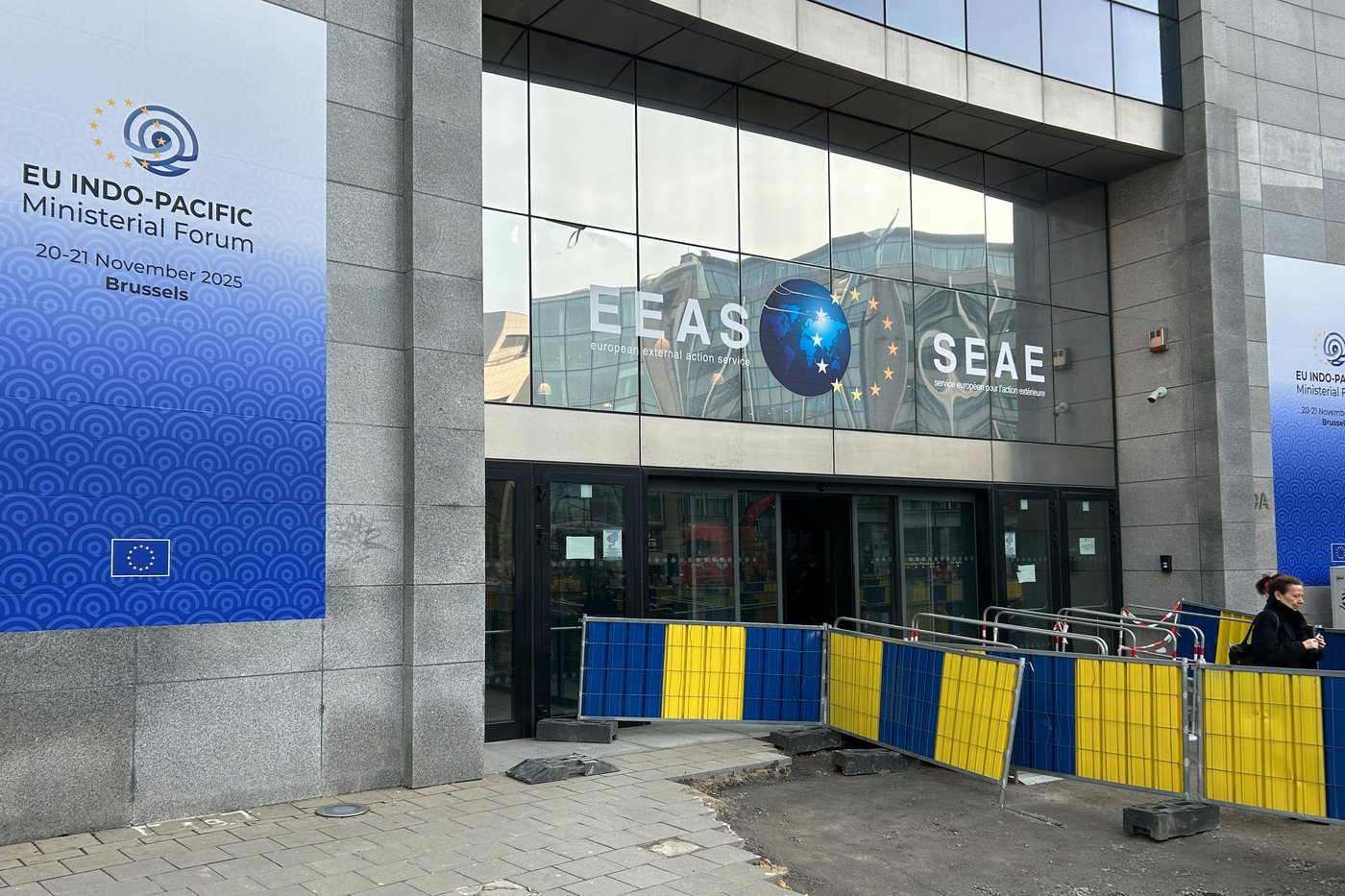 Belgian police arrest 3 after raids EU diplomatic offices and college in fraud investigation | iNFOnews.ca