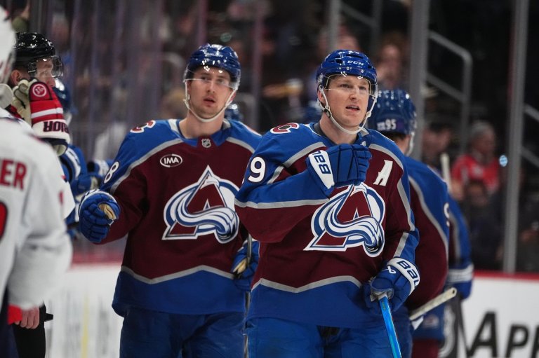 MacKinnon has 2 goals and an assist to reach 1,100 points, Avs beat Capitals 5-2 | iNFOnews.ca