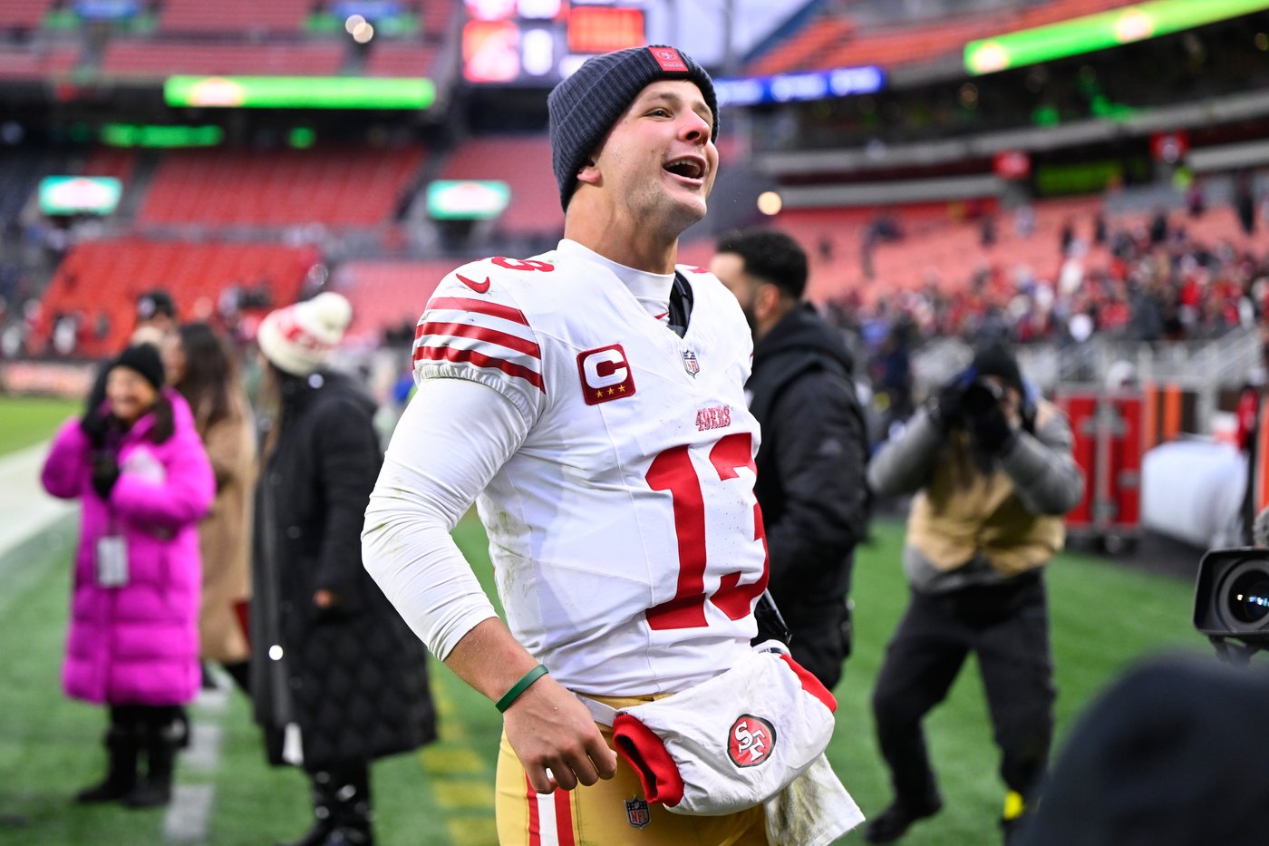 Brock Purdy leads 49ers to 26-8 victory over Browns, spoiling Shedeur Sanders' home debut | iNFOnews.ca