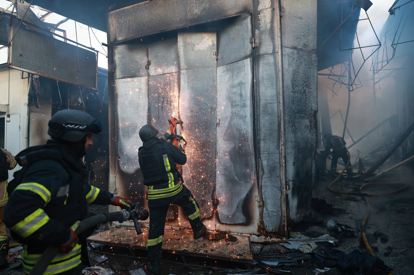 Russian and Ukrainian strikes leave 10 dead as Trump calls on Zelenskyy to 'settle with Putin' | iNFOnews.ca Russian and Ukrainian strikes leave 10 dead as Trump calls on Zelenskyy to 'settle with Putin' | iNFOnews.ca