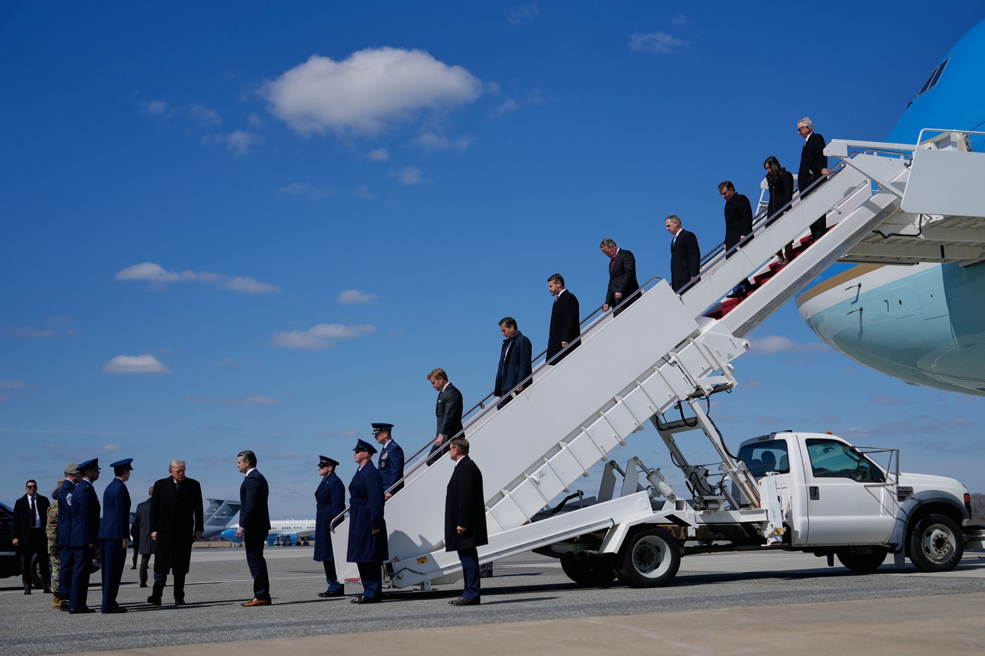 Photos of Trump at dignified transfer for US service members killed in Middle East | iNFOnews.ca