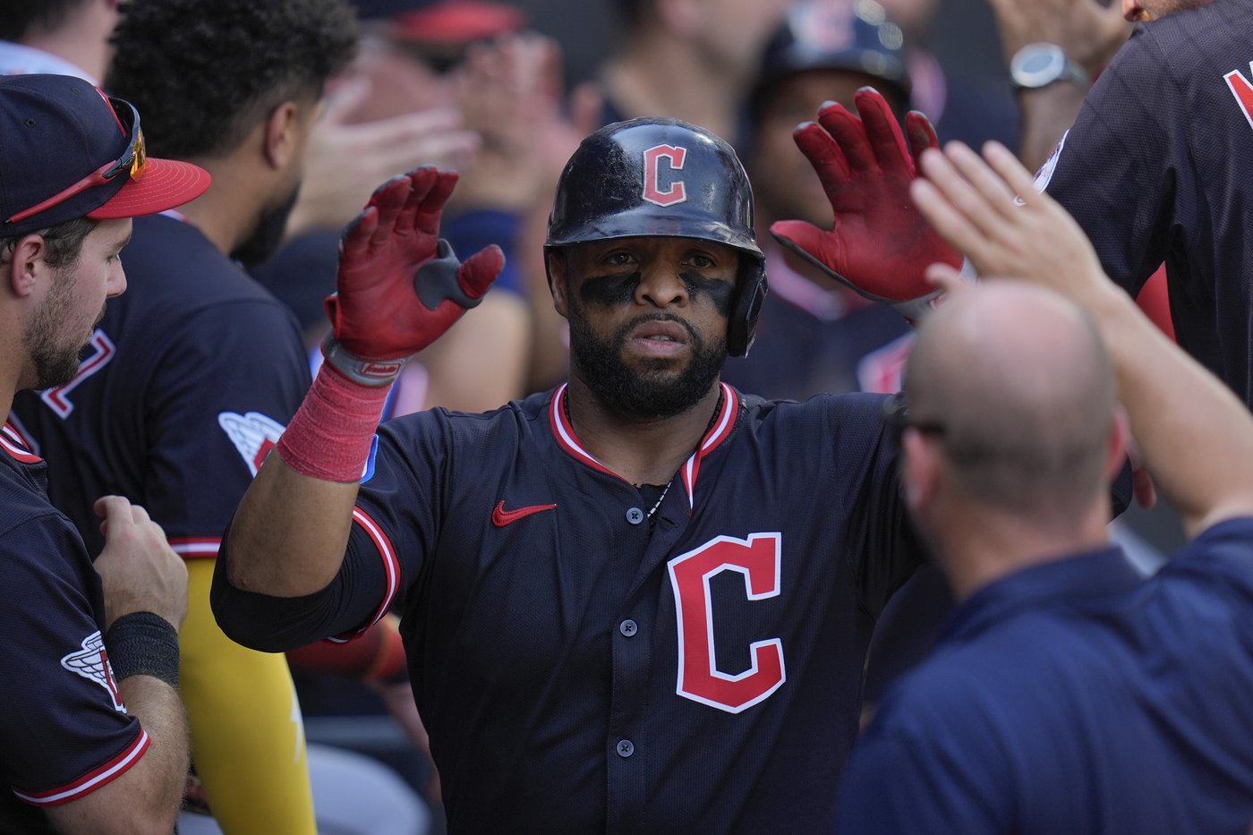 Carlos Santana homers to help the Guardians top the White Sox 4-2 in doubleheader opener | iNFOnews.ca