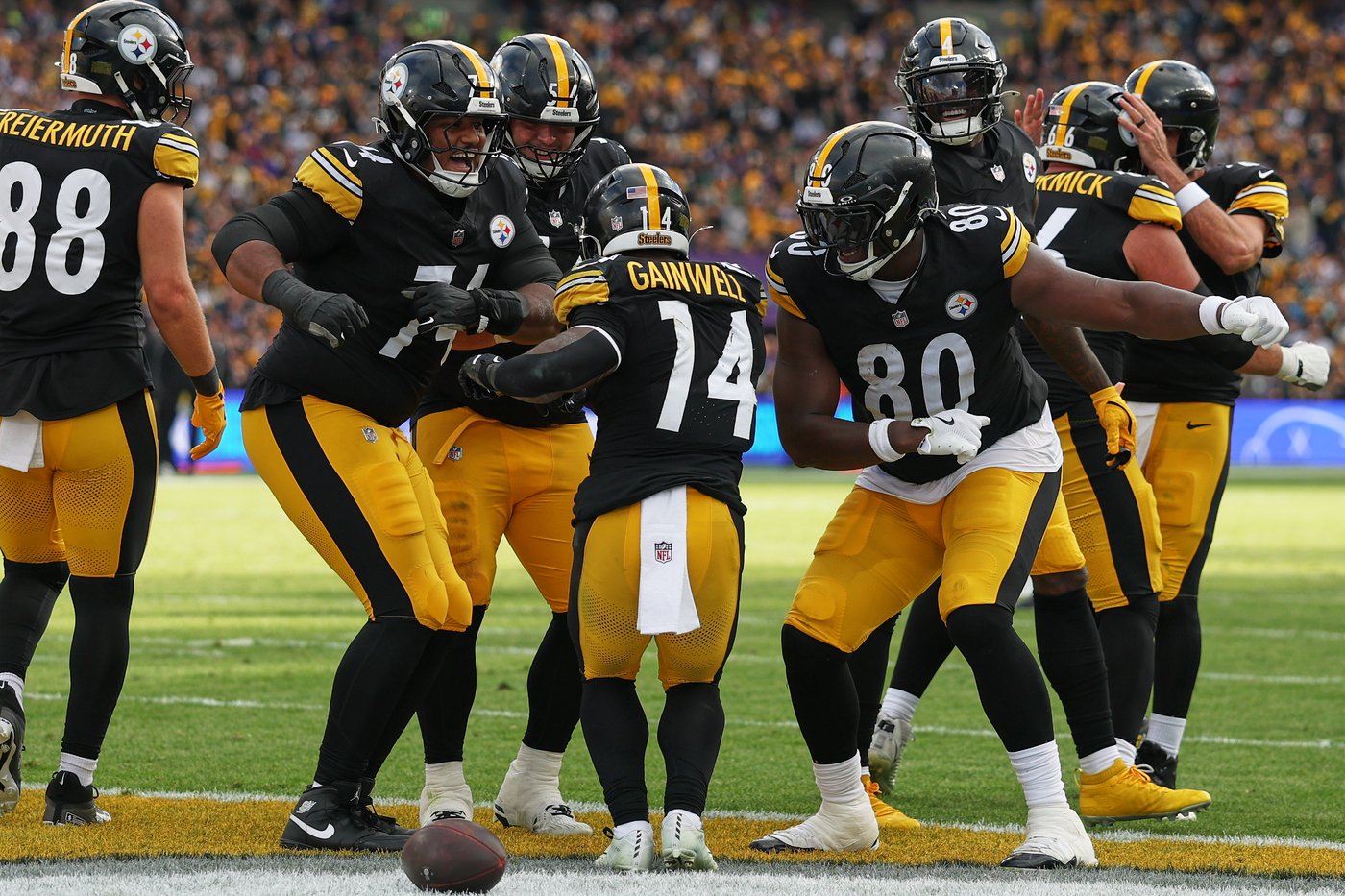 Steelers hold on for 24-21 win over Vikings in NFL's first regular-season game in Ireland | iNFOnews.ca Steelers hold on for 24-21 win over Vikings in NFL's first regular-season game in Ireland | iNFOnews.ca