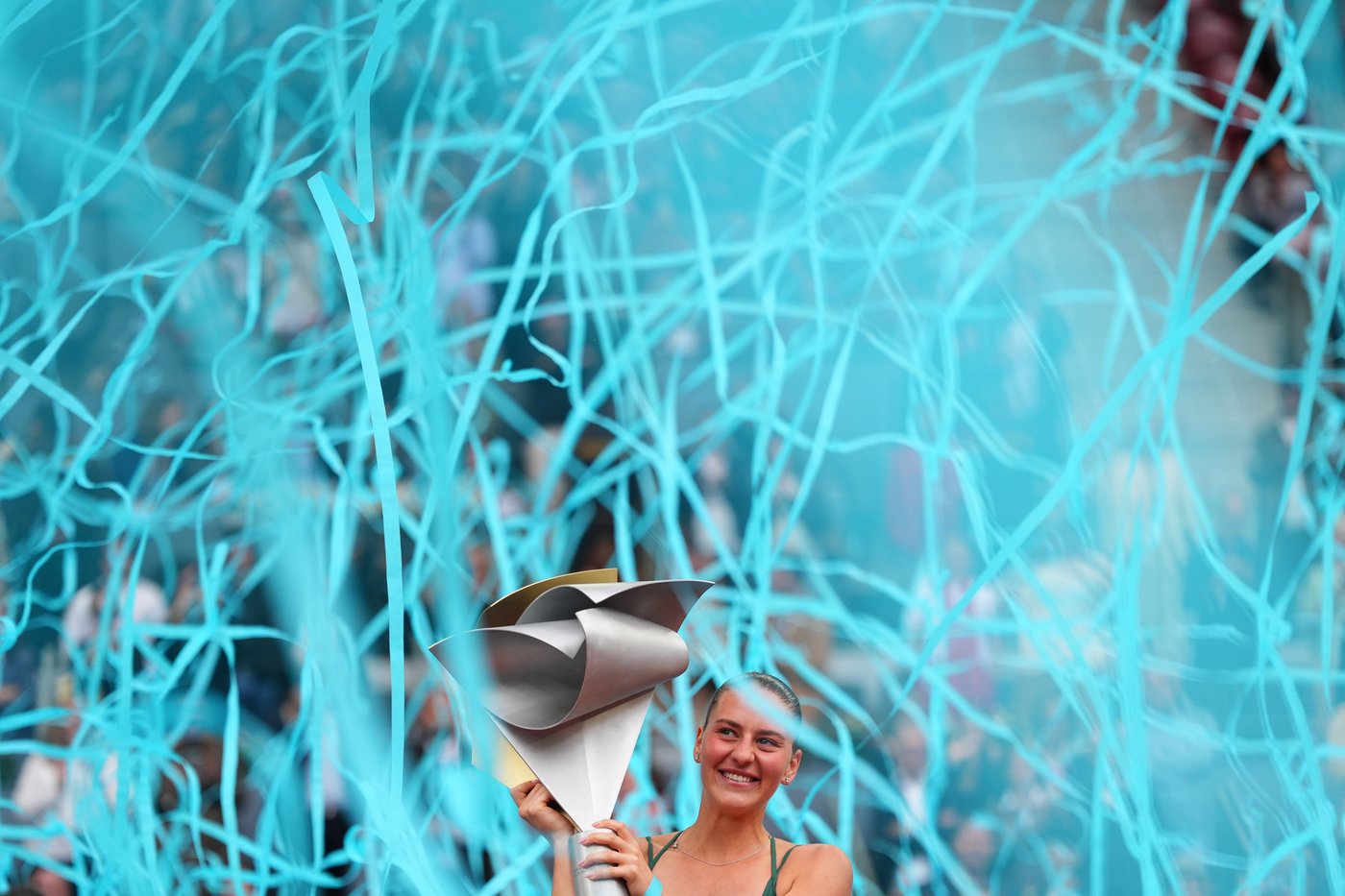 Kostyuk of Ukraine beats Russian opponent Andreeva to win Madrid Open title | iNFOnews.ca Kostyuk of Ukraine beats Russian opponent Andreeva to win Madrid Open title | iNFOnews.ca