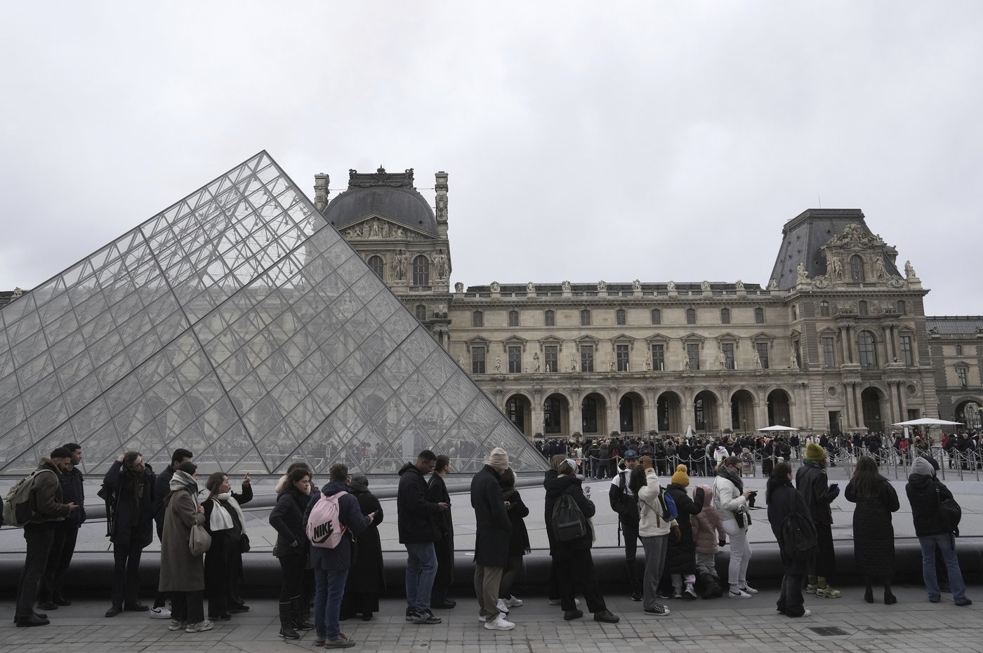The Louvre needs full upgrade. President Macron is to address the Paris museum's costly renovation. | iNFOnews.ca The Louvre needs full upgrade. President Macron is to address the Paris museum's costly renovation. | iNFOnews.ca