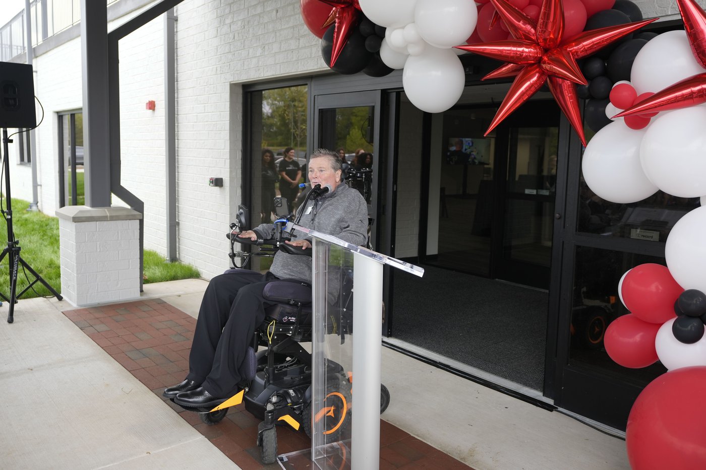 Sam Schmidt opens paralysis center in Indianapolis to rehabilitate trauma victims | iNFOnews.ca