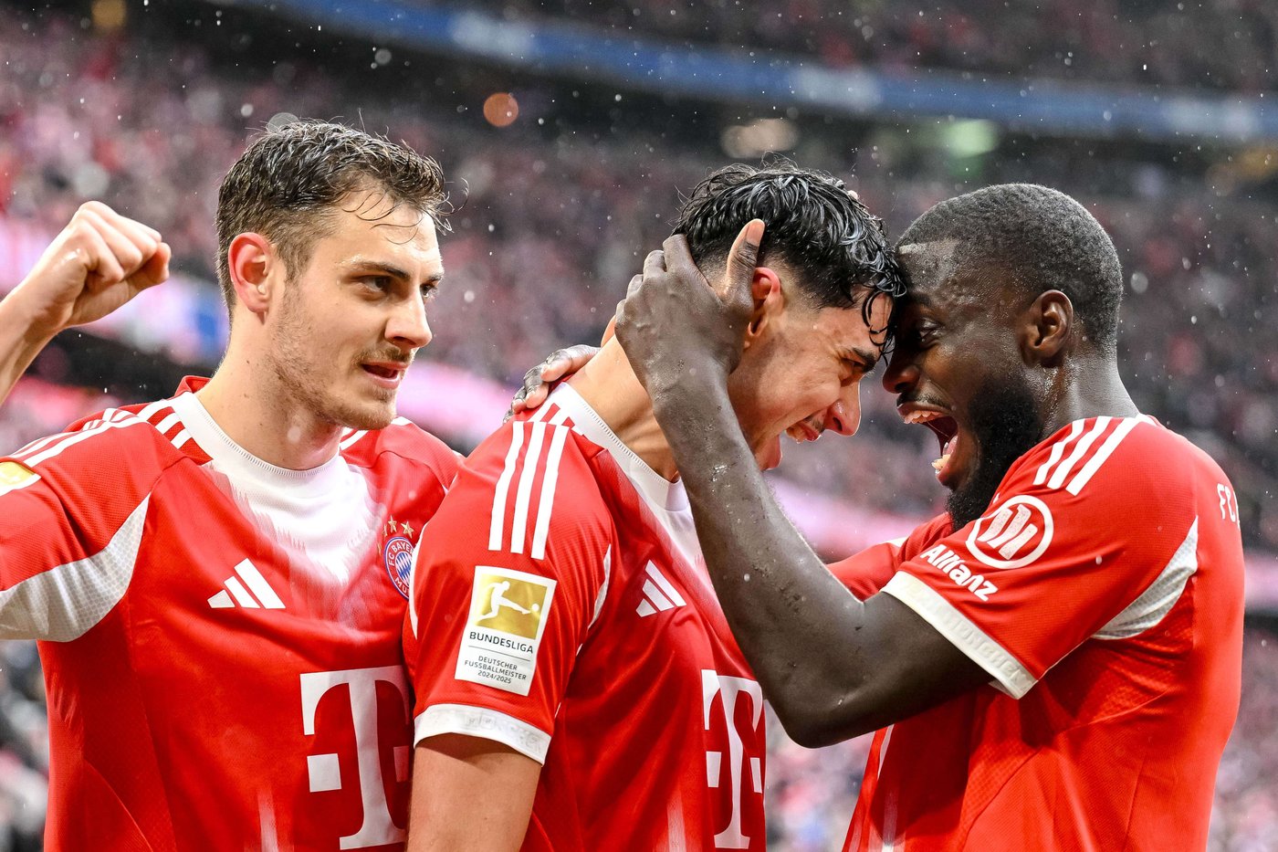 Harry Kane scores 2 goals, concedes penalty as Bayern holds on to extend Bundesliga lead | iNFOnews.ca