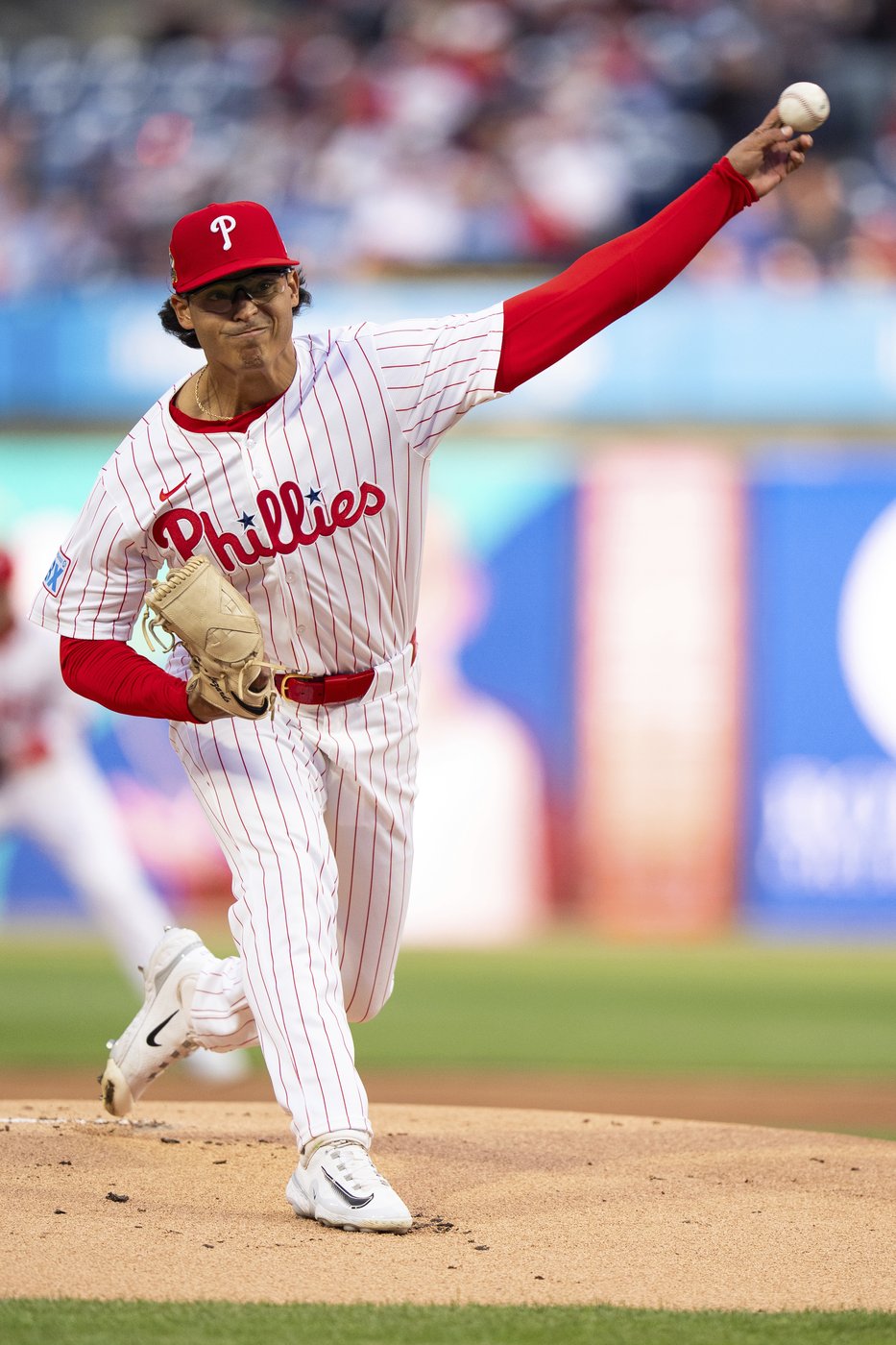 Harper and Realmuto homer to help lead the Phillies to a 6-4 win over the Giants | iNFOnews.ca