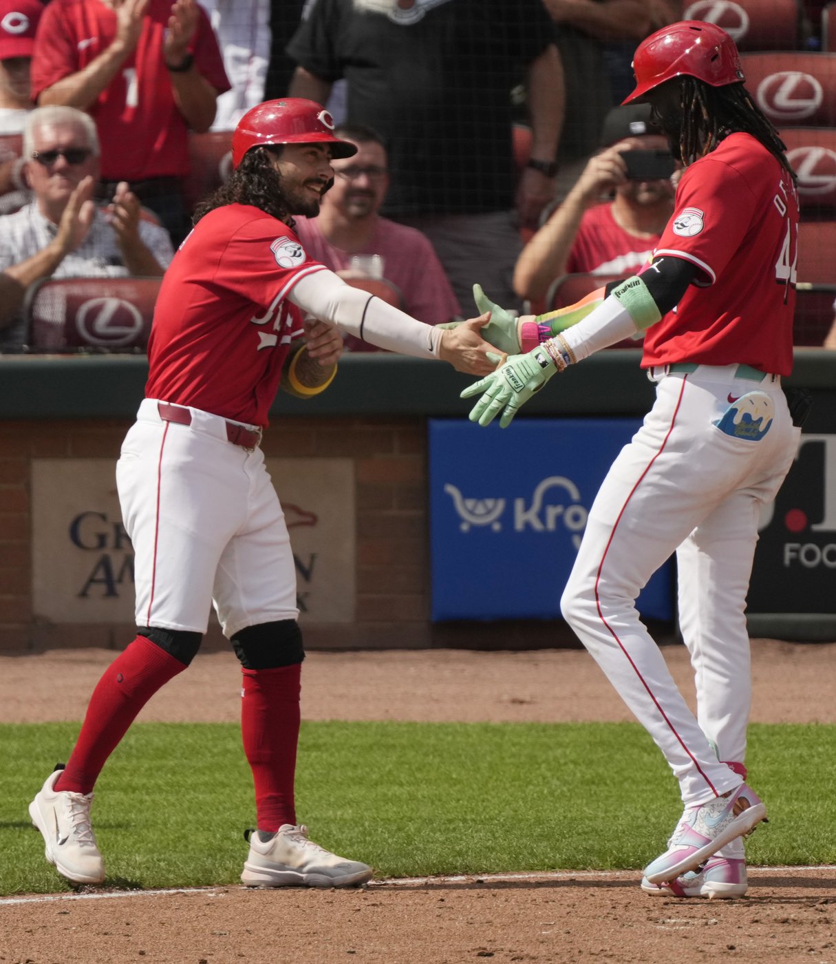 Reds pound Pirates 7-1 | iNFOnews.ca