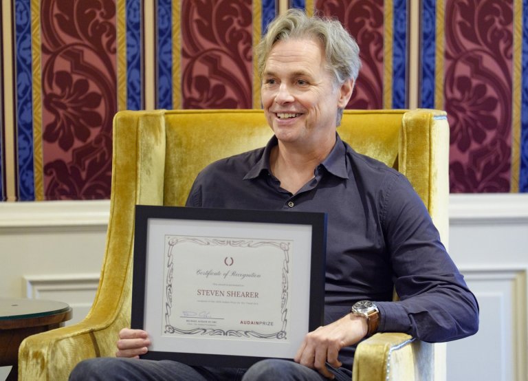 Vancouver art star Steven Shearer wins Audain Prize, allows rare photo to be taken | iNFOnews.ca
