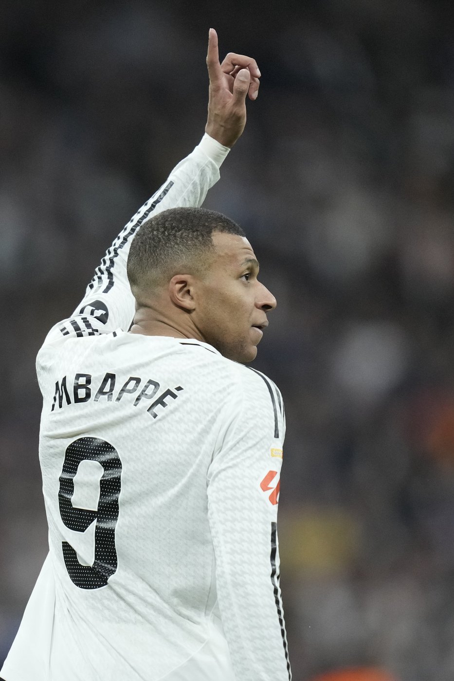 Mbappé puts on a show again with 2 goals as Real Madrid beats Las Palmas 4-1 | iNFOnews.ca