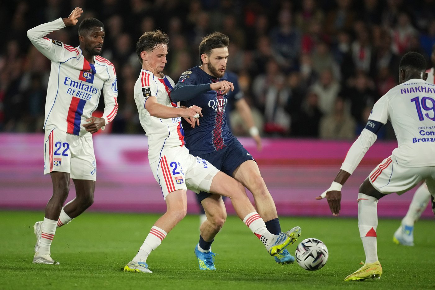Endrick stars as Lyon beats PSG 2-1 to give Lens renewed hope in Ligue 1 title race | iNFOnews.ca