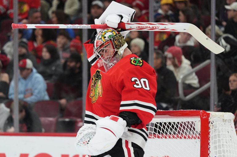 Mikheyev scores twice as the Blackhawks beat the slumping Stars 4-3 | iNFOnews.ca
