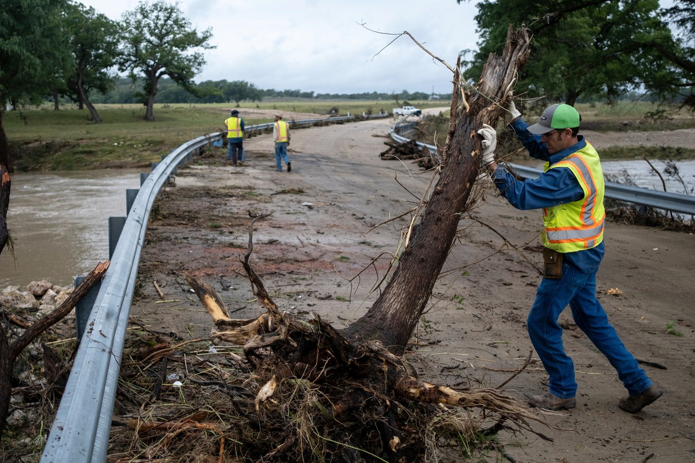 Catastrophic flooding sweeps across Texas, in photos | iNFOnews.ca
