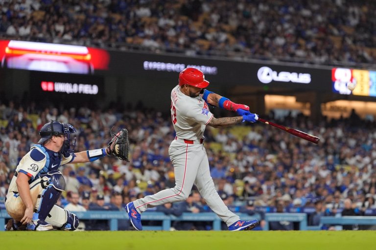 Phillies rally past the Dodgers 4-3 on Edmundo Sosa's homer in 8th | iNFOnews.ca