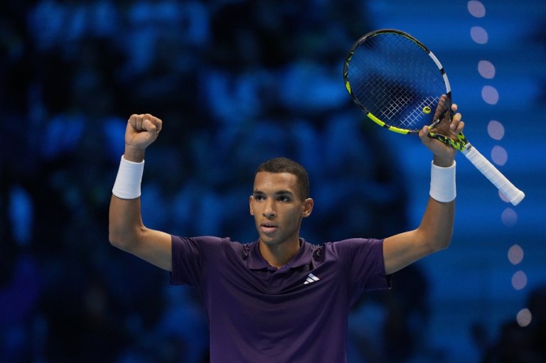 Auger-Aliassime advances to final four at ATP Finals with upset of Zverev | iNFOnews.ca