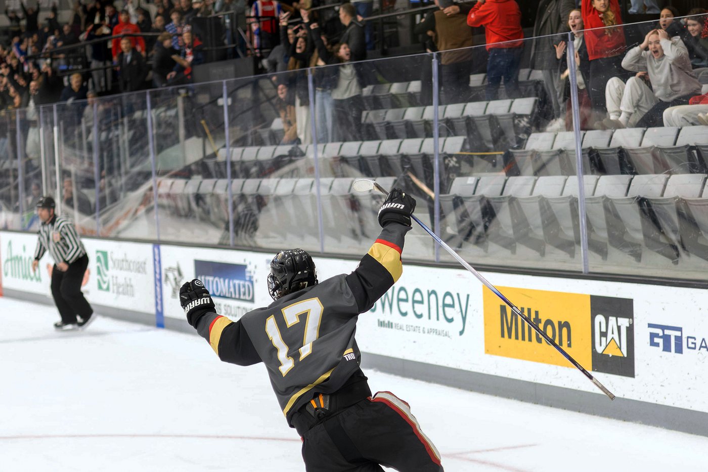 Hockey player who lost family in Rhode Island shooting scores winning goal in double overtime | iNFOnews.ca Hockey player who lost family in Rhode Island shooting scores winning goal in double overtime | iNFOnews.ca