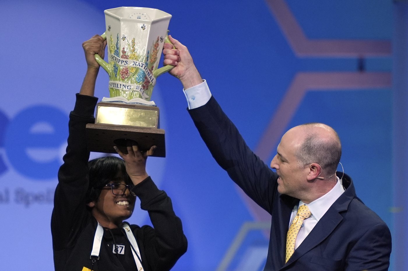 Faizan Zaki overcomes a shocking, self-inflicted flub and wins the Scripps National Spelling Bee | iNFOnews.ca