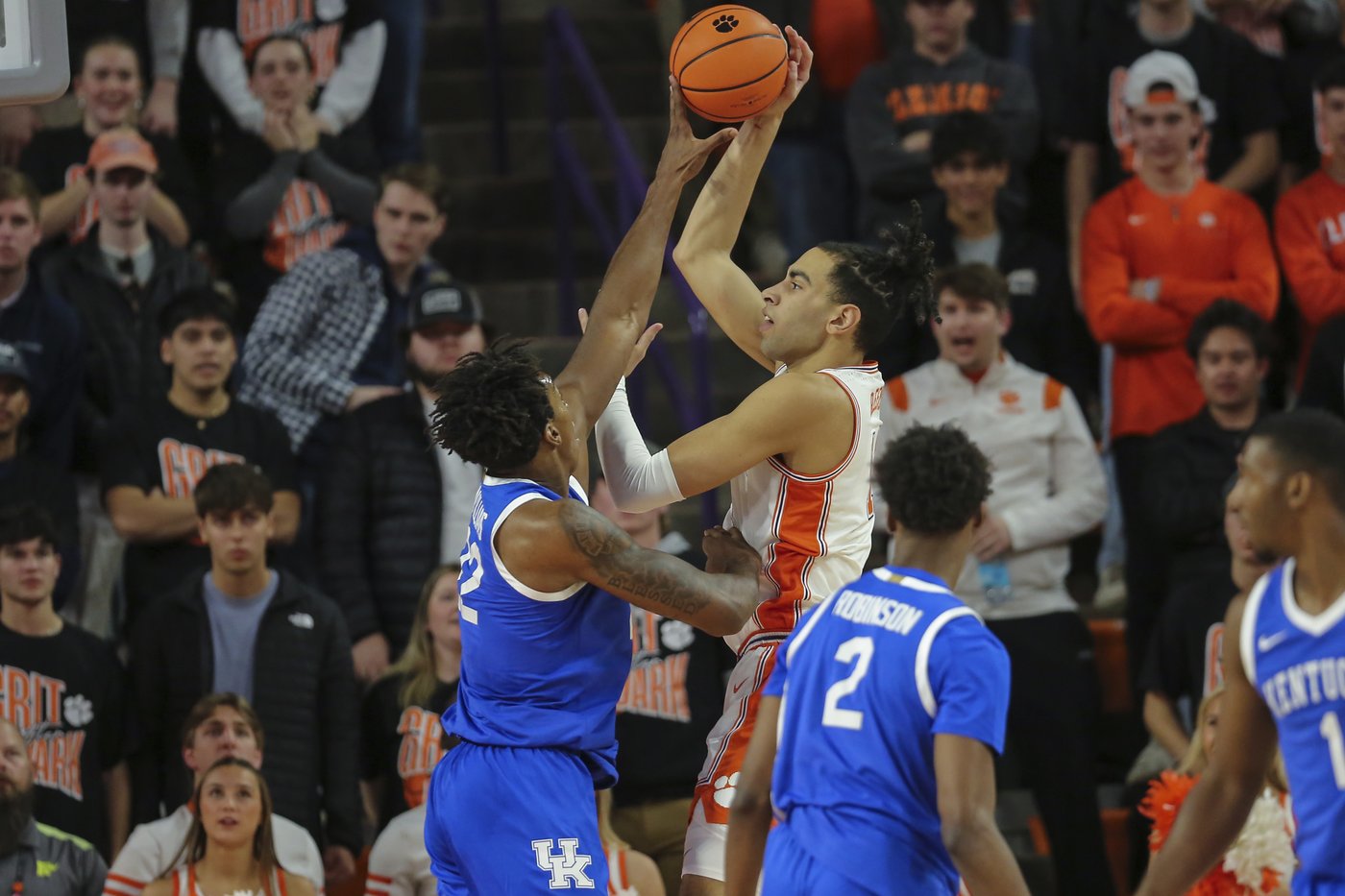 Wiggins, Schieffelin and Clemson's defense hold down No. 4 Kentucky for a 70-66 win | iNFOnews.ca
