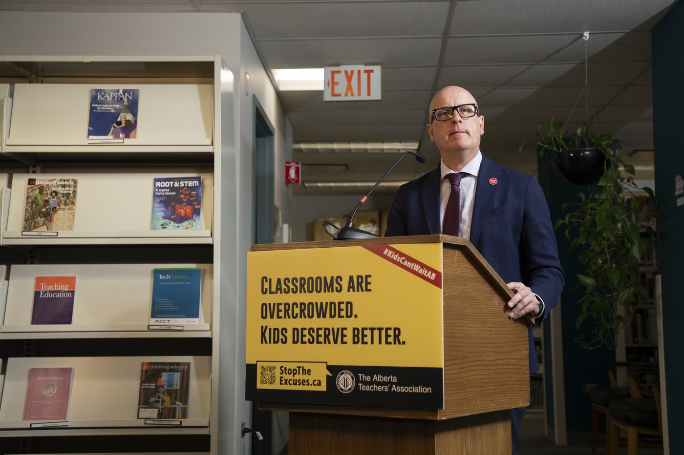 'A big mess': Expert, parents criticize Alberta tool kit for students during strike | iNFOnews.ca 'A big mess': Expert, parents criticize Alberta tool kit for students during strike | iNFOnews.ca