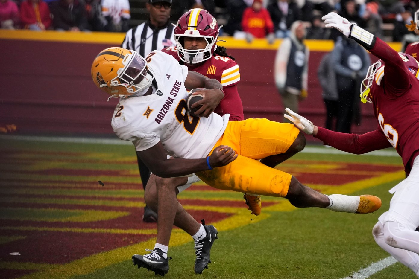 Sims sets Arizona State QB rushing record with 228 yards in 24-19 victory over Iowa State | iNFOnews.ca