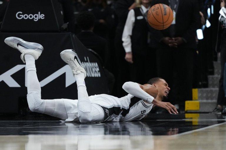 Trail Blazers rally for 106-103 win over Spurs to even series after Wembanyama exits with injury | iNFOnews.ca