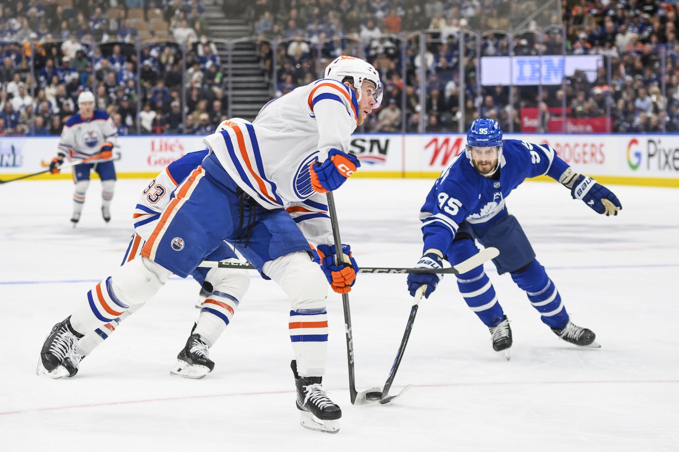 Mitch Marner scores in overtime as Maple Leafs down Oilers 4-3 | iNFOnews.ca