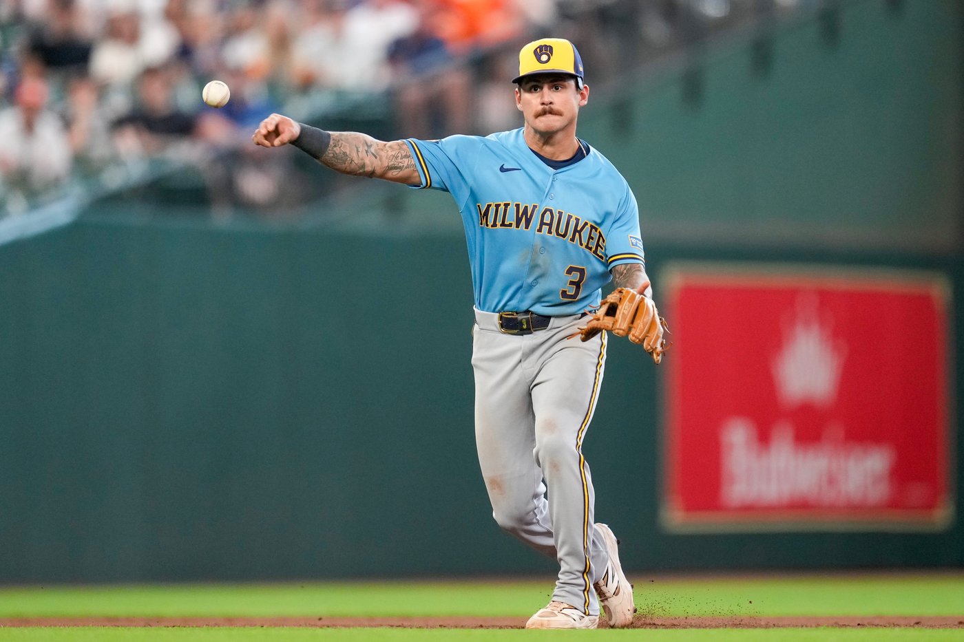 Misiorowski strikes out eight in 7 innings as the Brewers beat the Astros 2-0 | iNFOnews.ca Misiorowski strikes out eight in 7 innings as the Brewers beat the Astros 2-0 | iNFOnews.ca