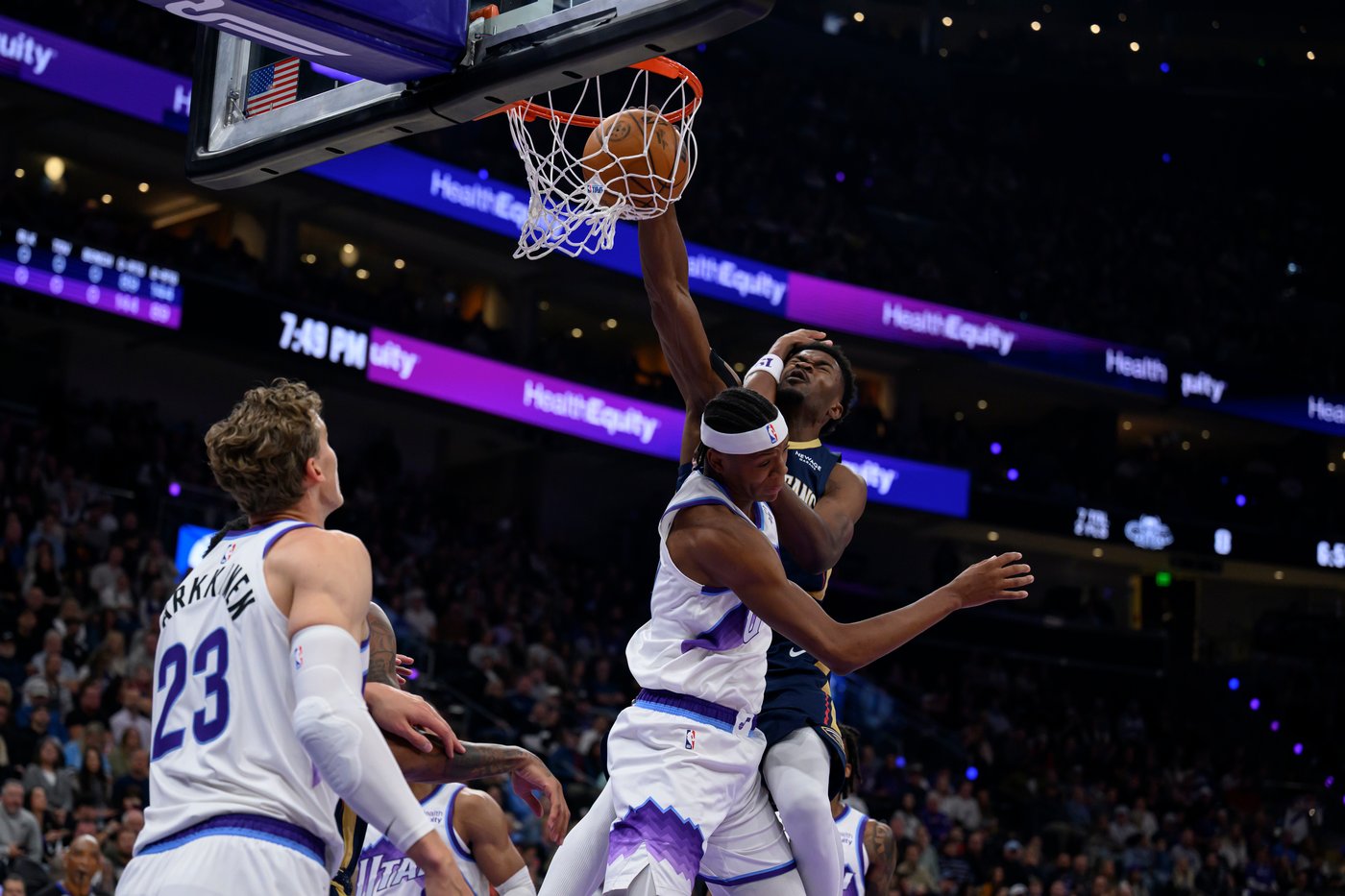 Pelicans' Missi injures left knee against Jazz | iNFOnews.ca