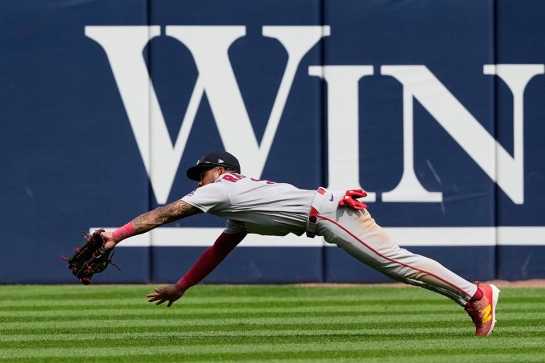 Durbin's 2-run homer lifts the surging Red Sox past the White Sox for a 6th straight win | iNFOnews.ca