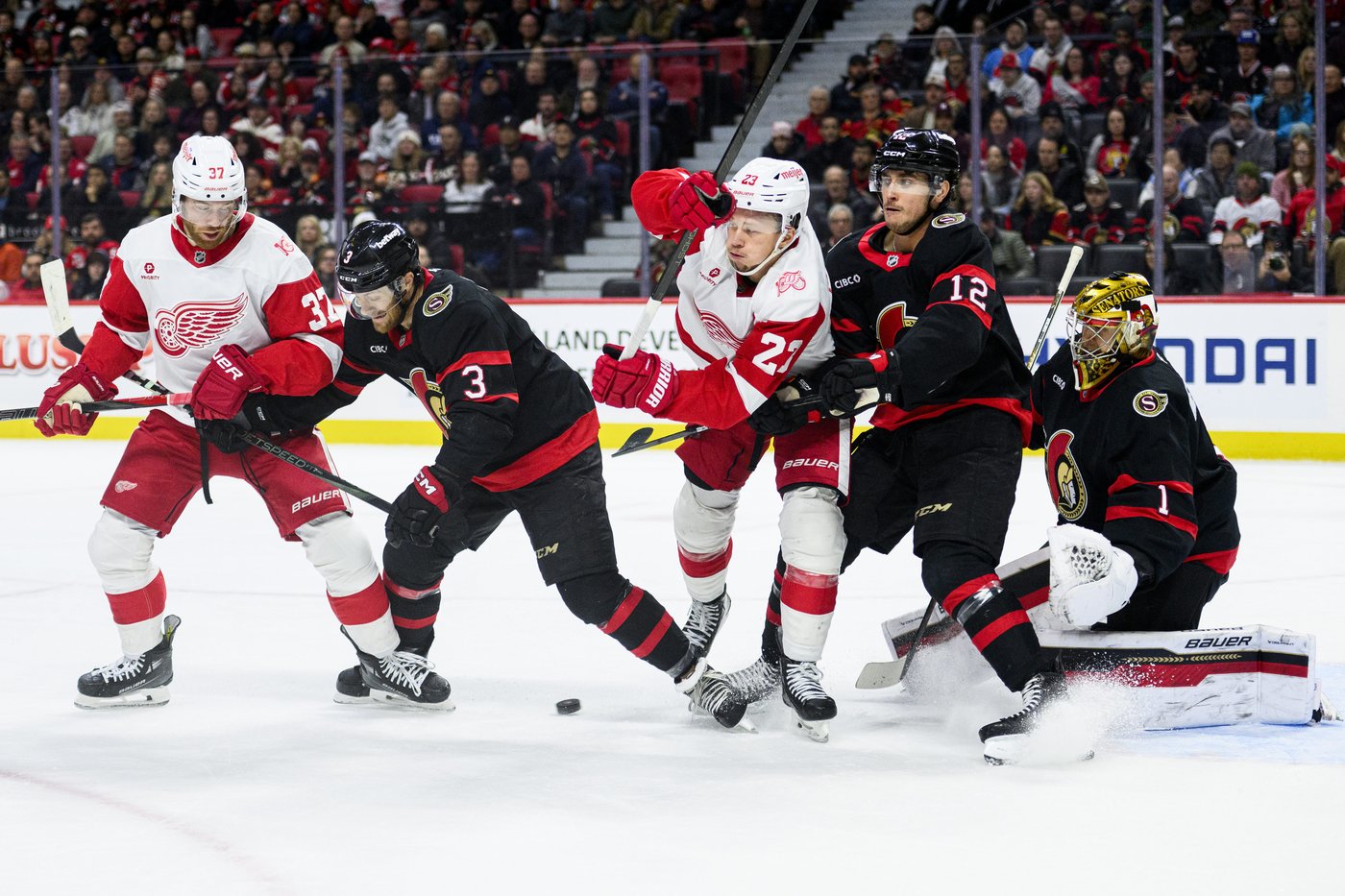 Red Wings pounce on Senators early, hold on for 5-3 win | iNFOnews.ca