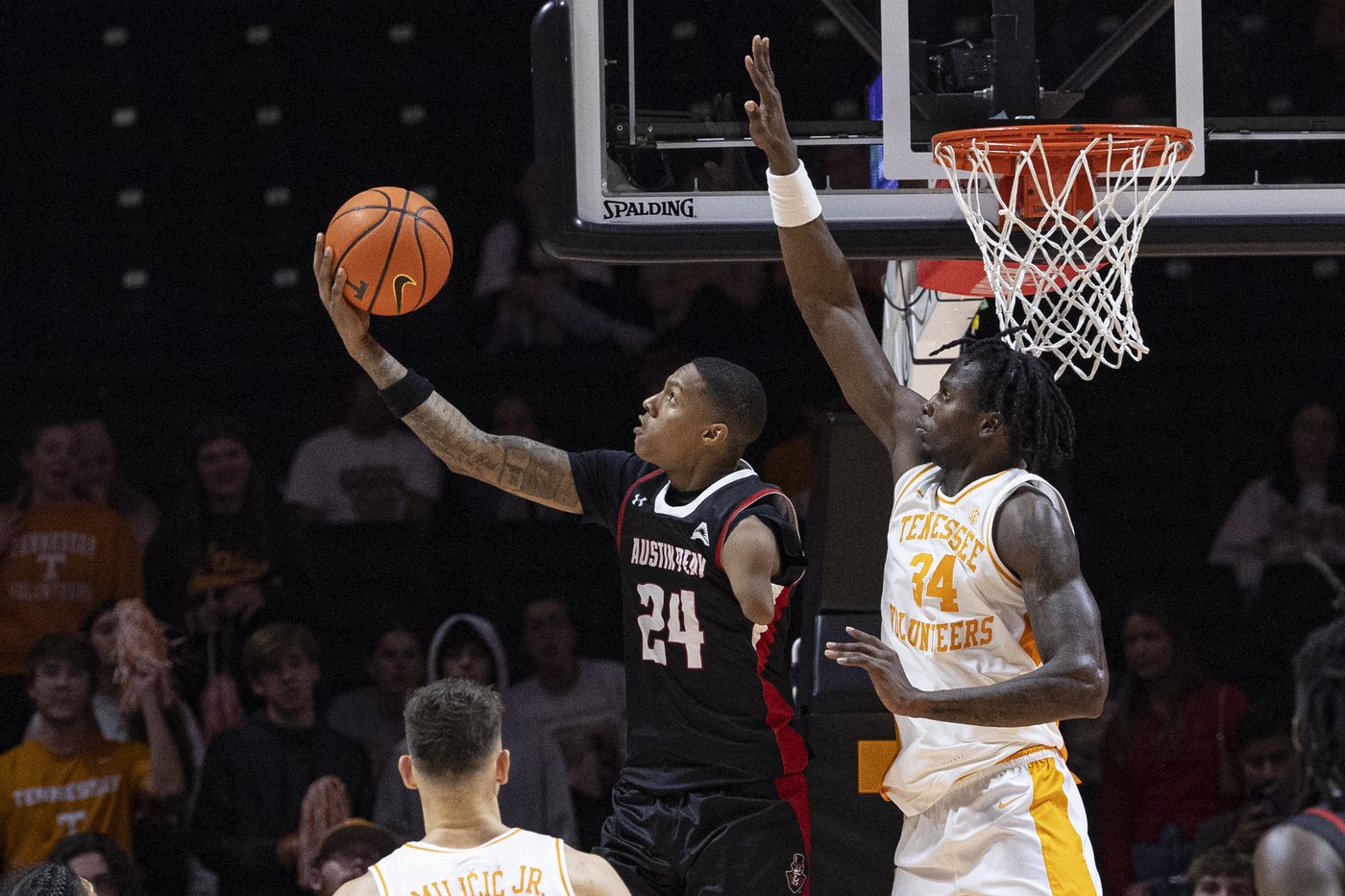 Hansel Enmanuel making an impact for Austin Peay on court with his 1 arm | iNFOnews.ca Hansel Enmanuel making an impact for Austin Peay on court with his 1 arm | iNFOnews.ca