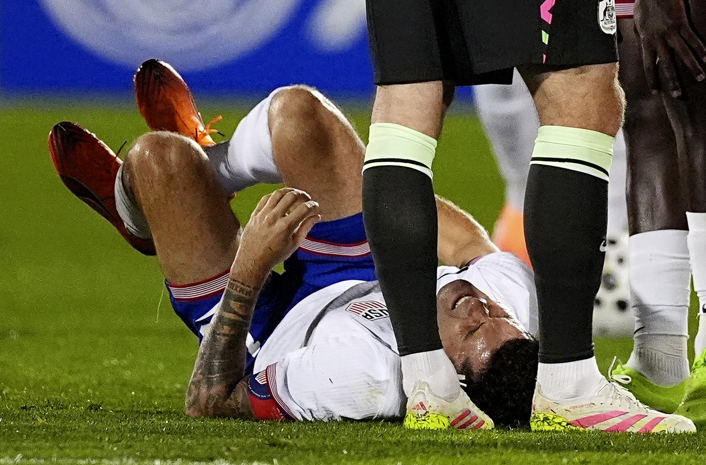 Christian Pulisic leaves US friendly against Australia because of apparent hamstring injury | iNFOnews.ca Christian Pulisic leaves US friendly against Australia because of apparent hamstring injury | iNFOnews.ca