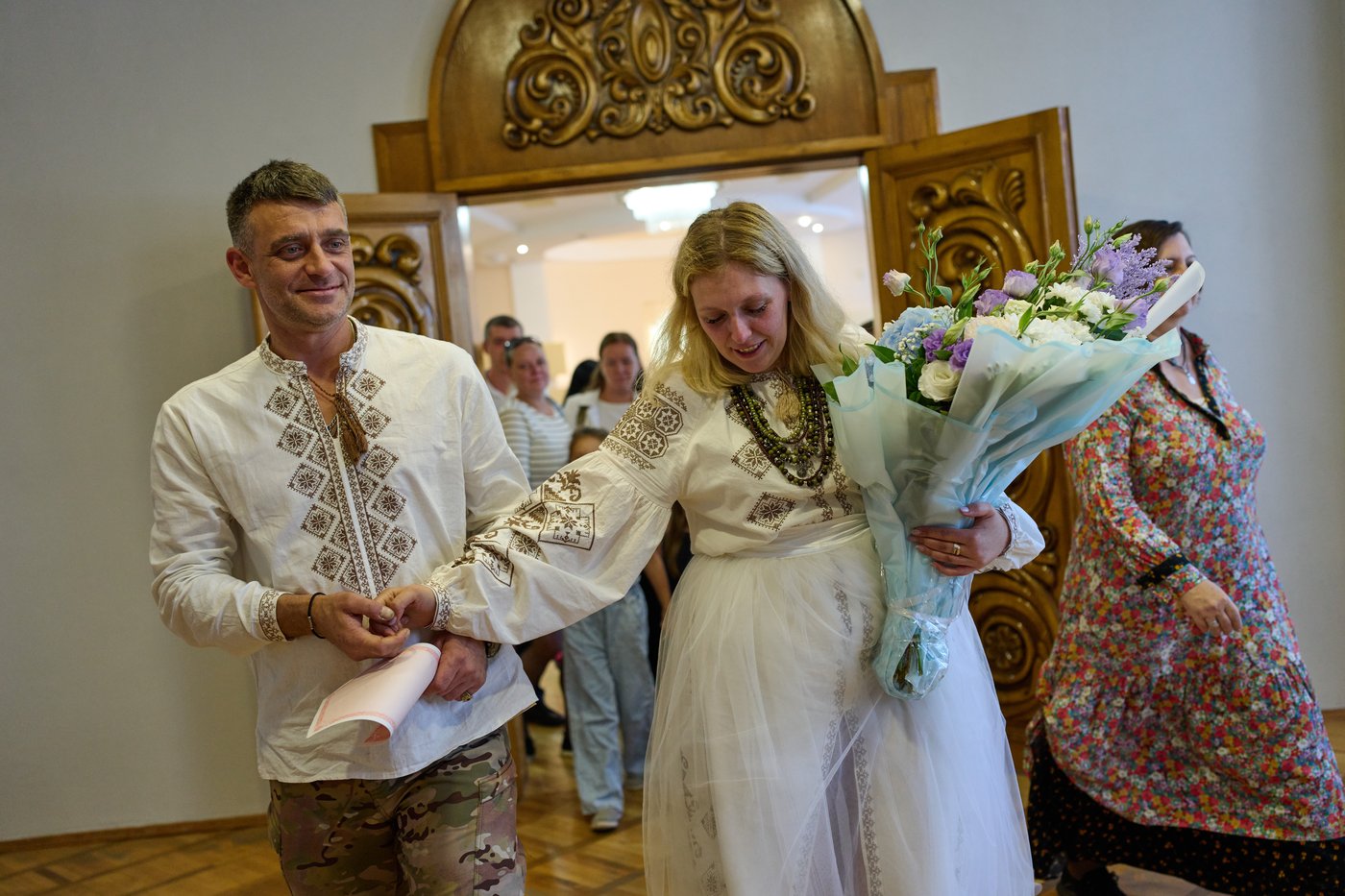A Russian strike tore apart a couple's home on the eve of their wedding. They still got married | iNFOnews.ca A Russian strike tore apart a couple's home on the eve of their wedding. They still got married | iNFOnews.ca
