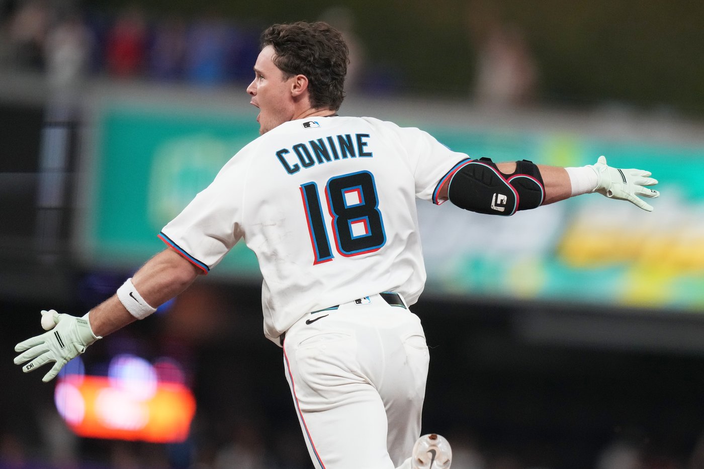 Griffin Conine’s walk-off RBI single snaps the Marlins’ 12-game skid with an 8-7 win over Phillies | iNFOnews.ca